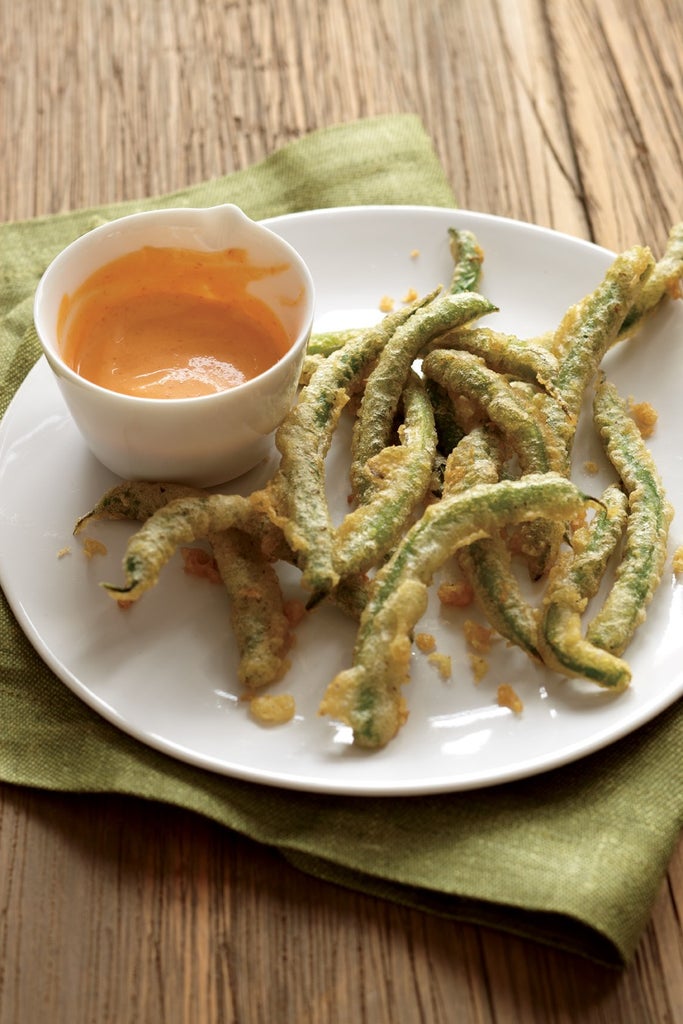 Tempura Green Beans with Sriracha Aioli Recipe